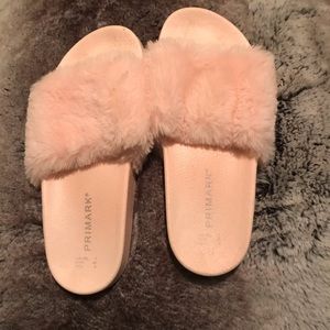 Primark Faux Fur pink slides